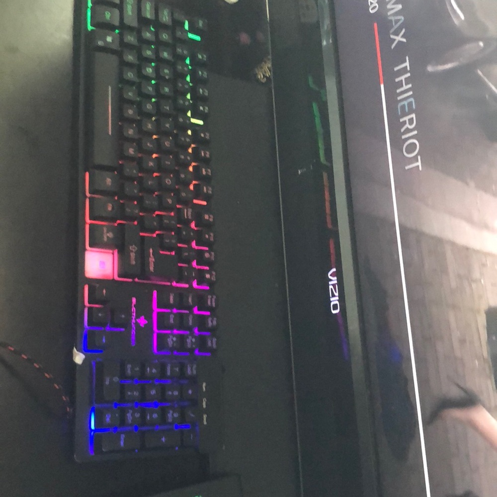 Elcthunder Keyboard - image 1